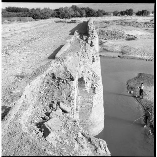 Hasht Cheshmeh Bridge