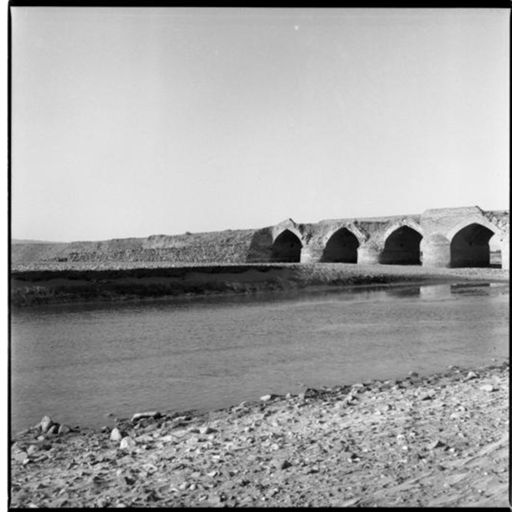 Hasht Cheshmeh Bridge