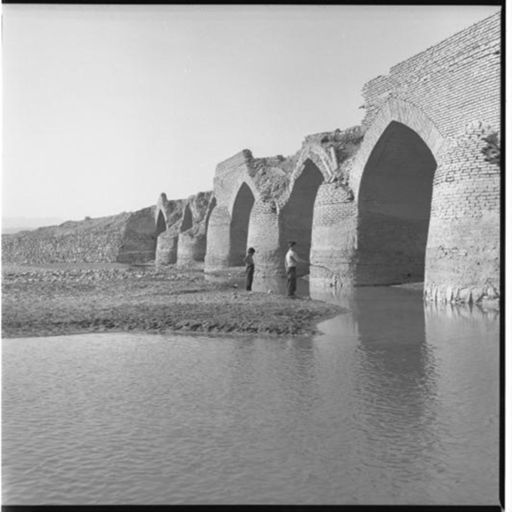 Hasht Cheshmeh Bridge