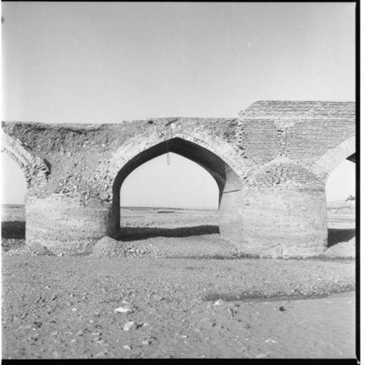 Hasht Cheshmeh Bridge