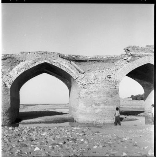 Hasht Cheshmeh Bridge