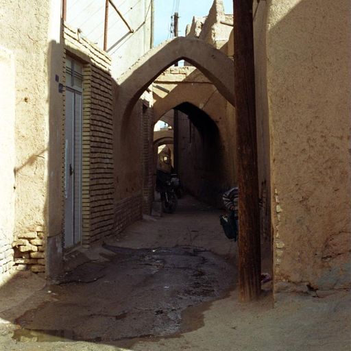 Bazzar Leading to the Jameh Mosque