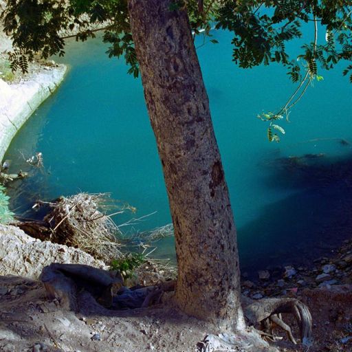 Gargar Bridge-Dam, Waterfalls