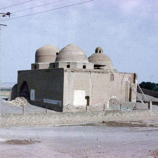 Imamzadeh Seh Gonbadan