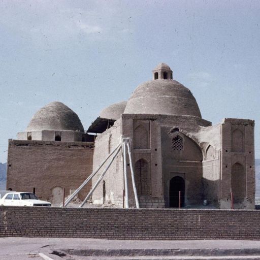 Imamzadeh Seh Gonbadan