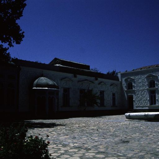 Sitori-i-Mokhi Khosa palace